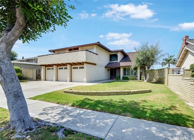 Property Photo: 251 Avenida Santa Barbara CA 90631