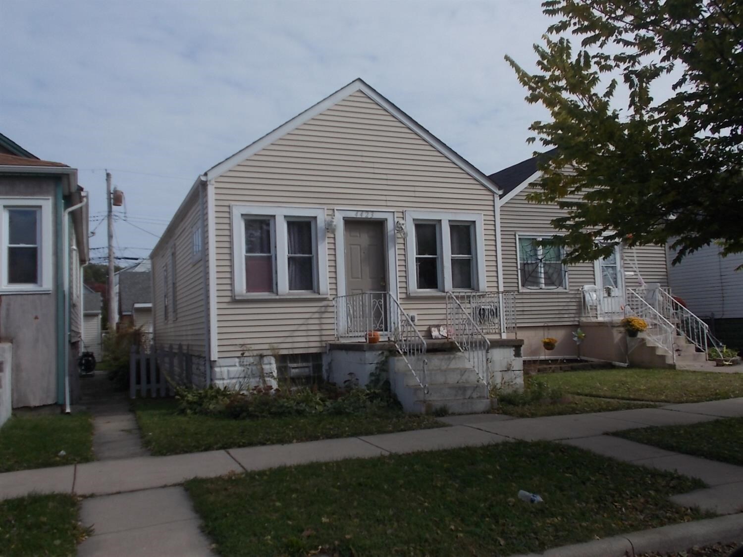 Property Photo: 4423 Henry Avenue IN 46327
