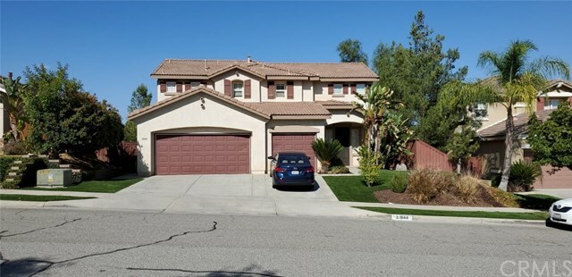 Property Photo:  31944 Gloxinia Way  CA 92532 