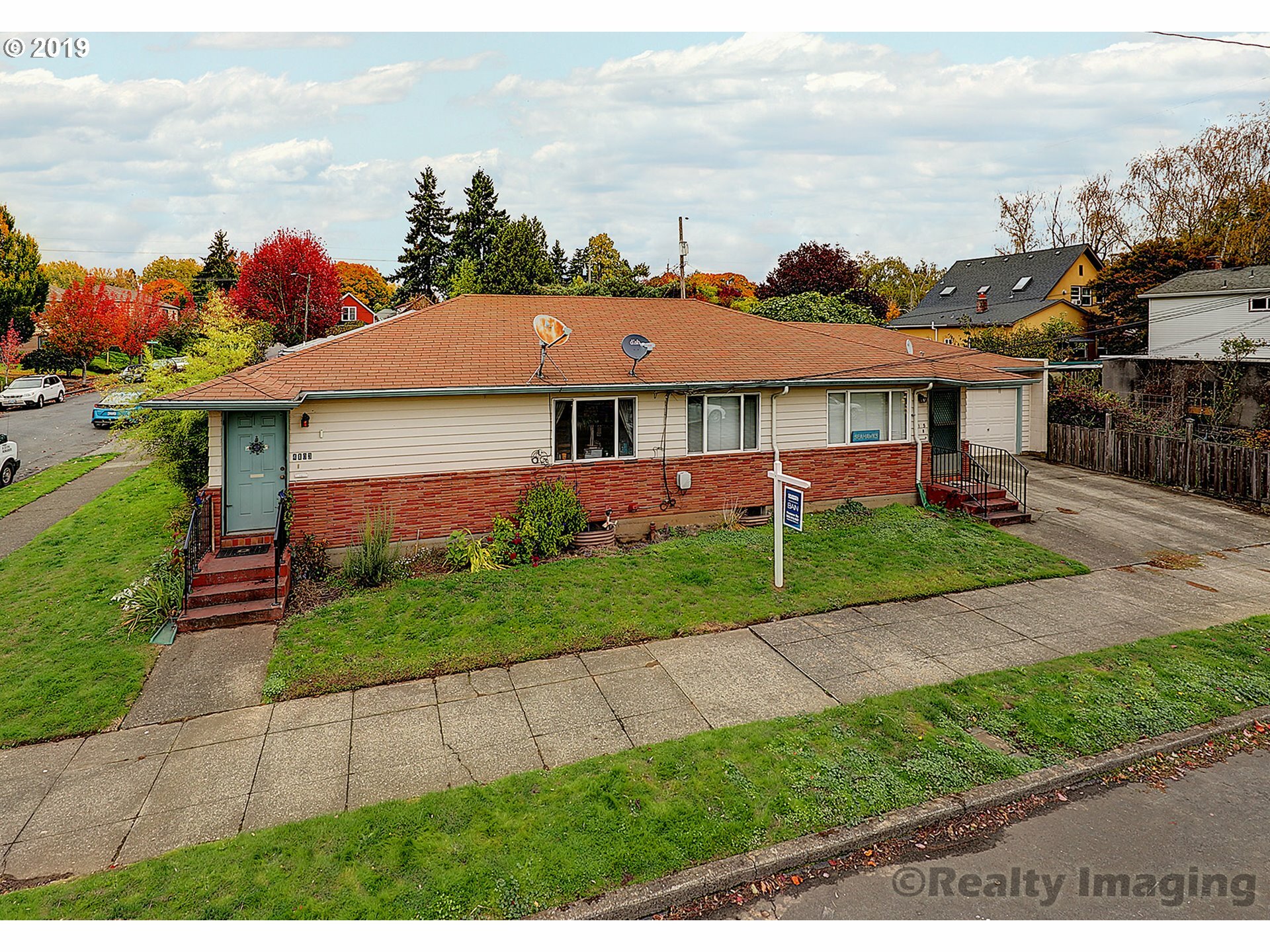 Property Photo:  4103 SE Alder St  OR 97214 