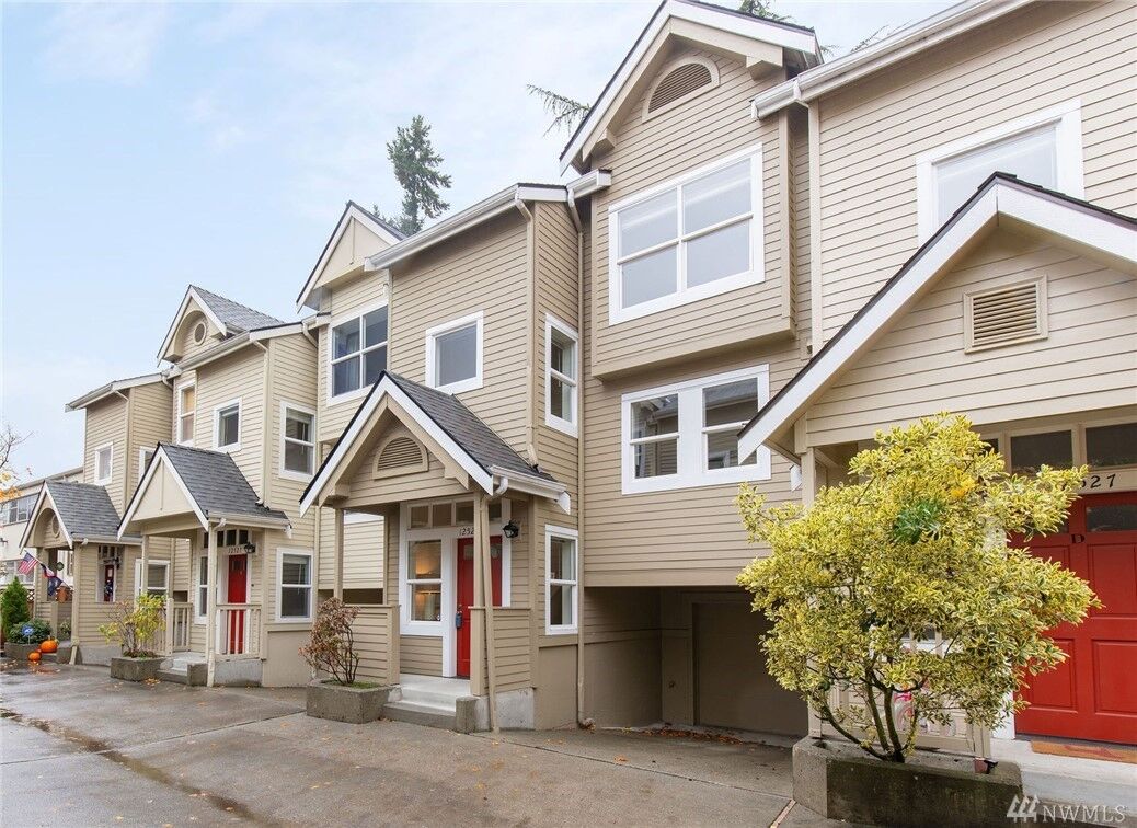 Property Photo: 12527 27th Avenue NE C WA 98125