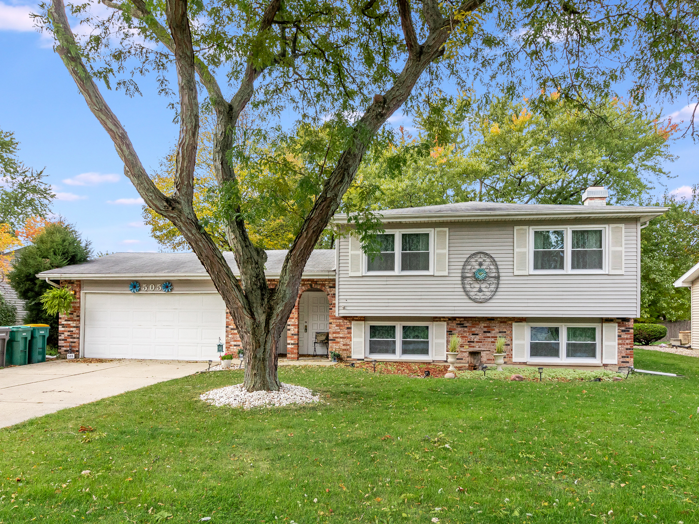 Property Photo:  505 Parkshore Drive  IL 60404 