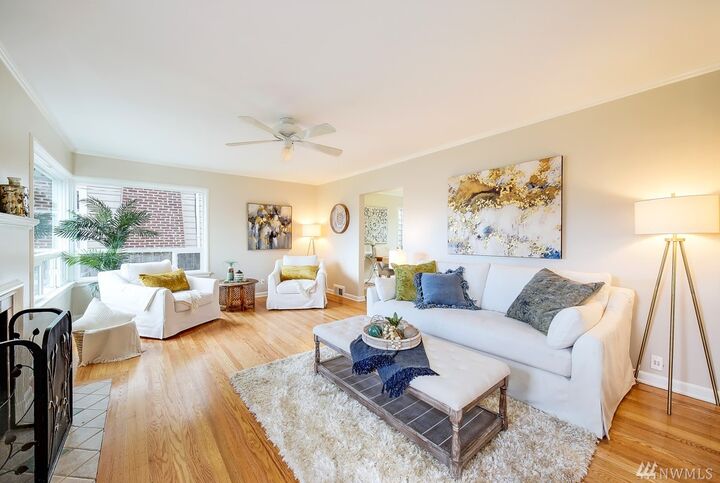 Property Photo: 3272 38th Avenue SW WA 98126