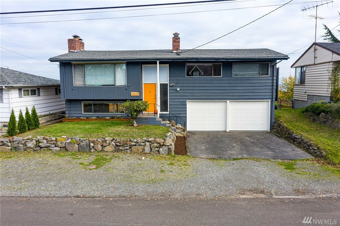 Property Photo:  8420 7th Ave SW  WA 98106 