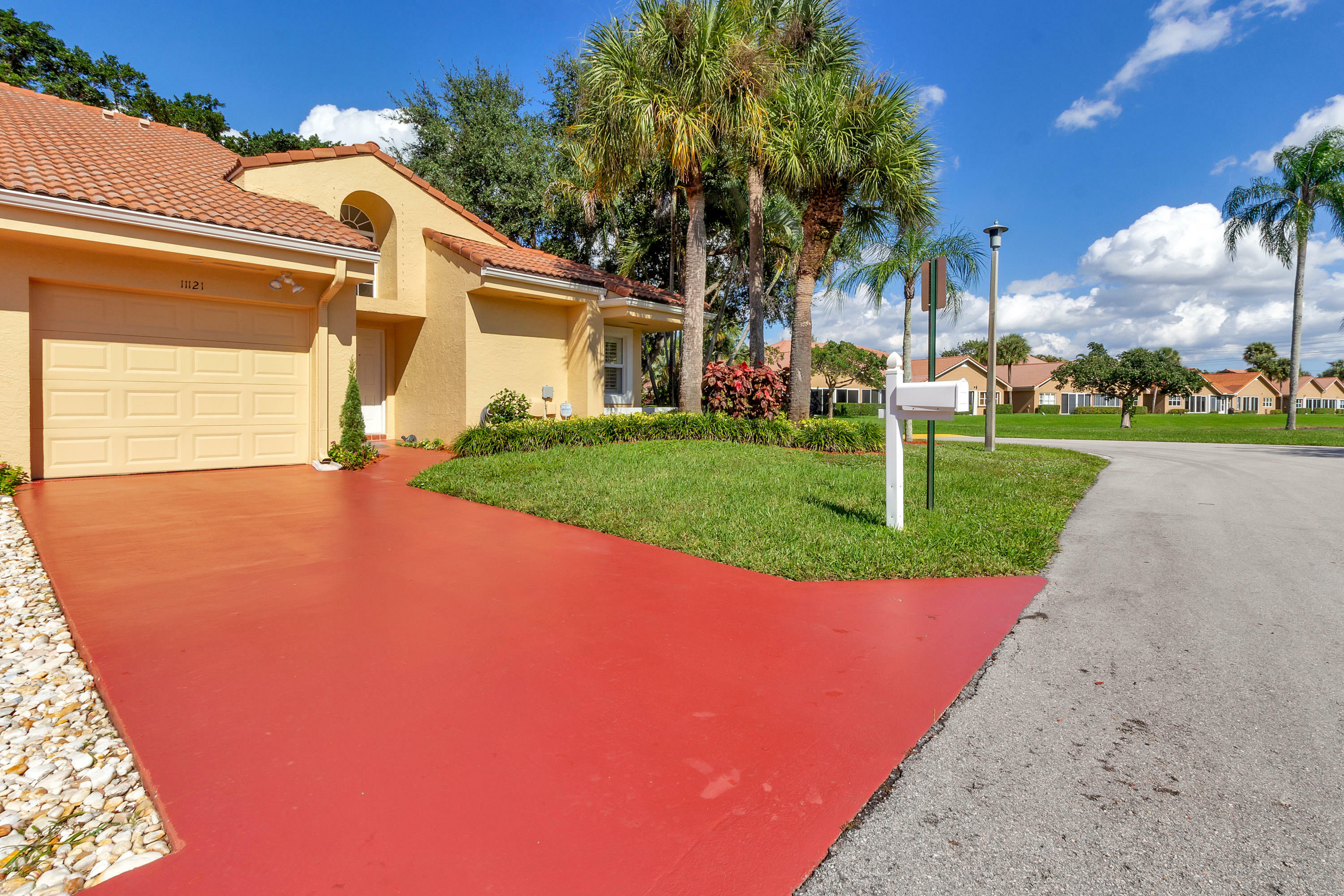 Property Photo:  11121 Sangria Court  FL 33498 