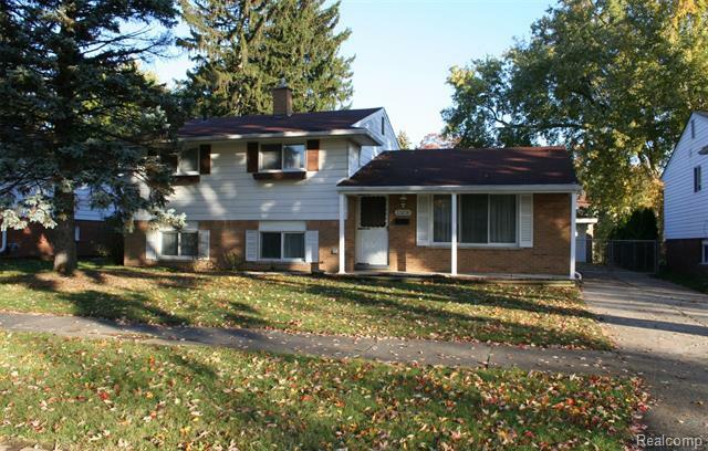 Property Photo:  33836 Tawas Trail  MI 48185 