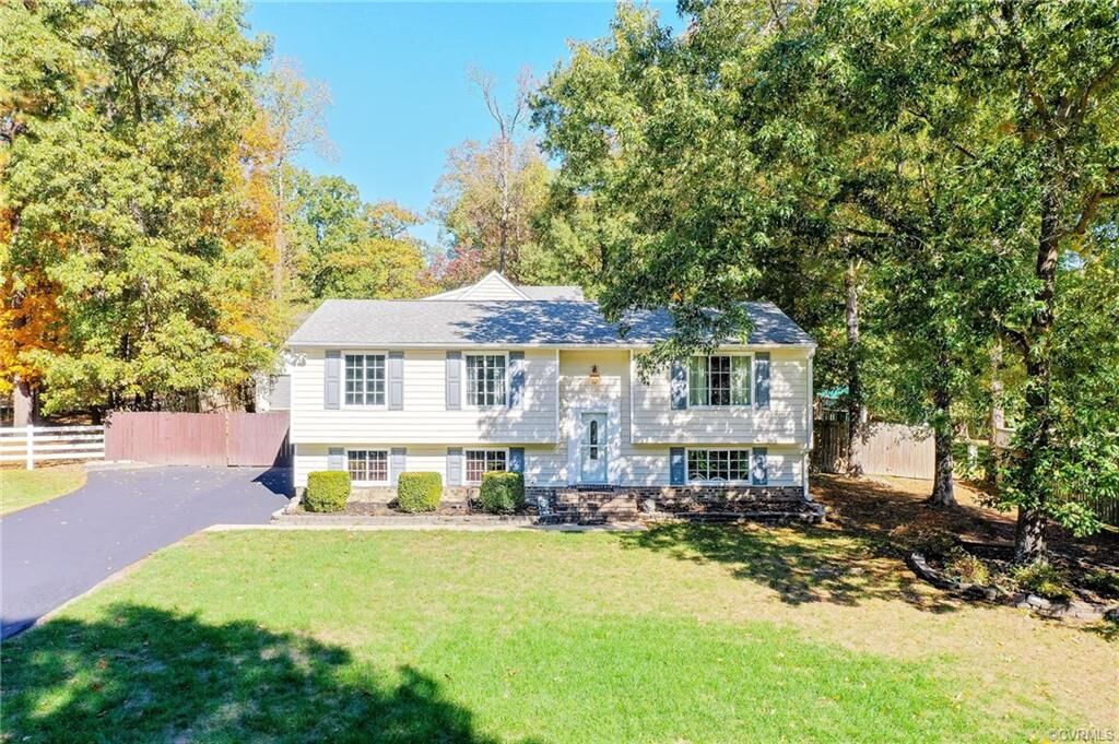 Property Photo:  10202 Brookmont Drive  VA 23233 