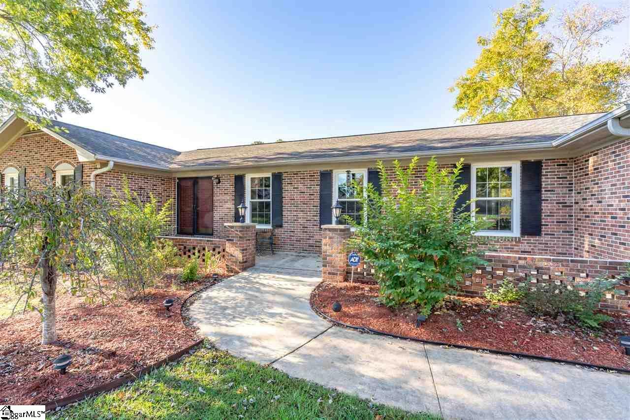 Property Photo:  702 Regency Circle  SC 29625 