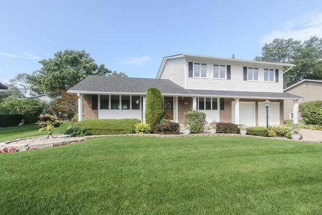 Property Photo: 554 North Robinson Drive IL 60074