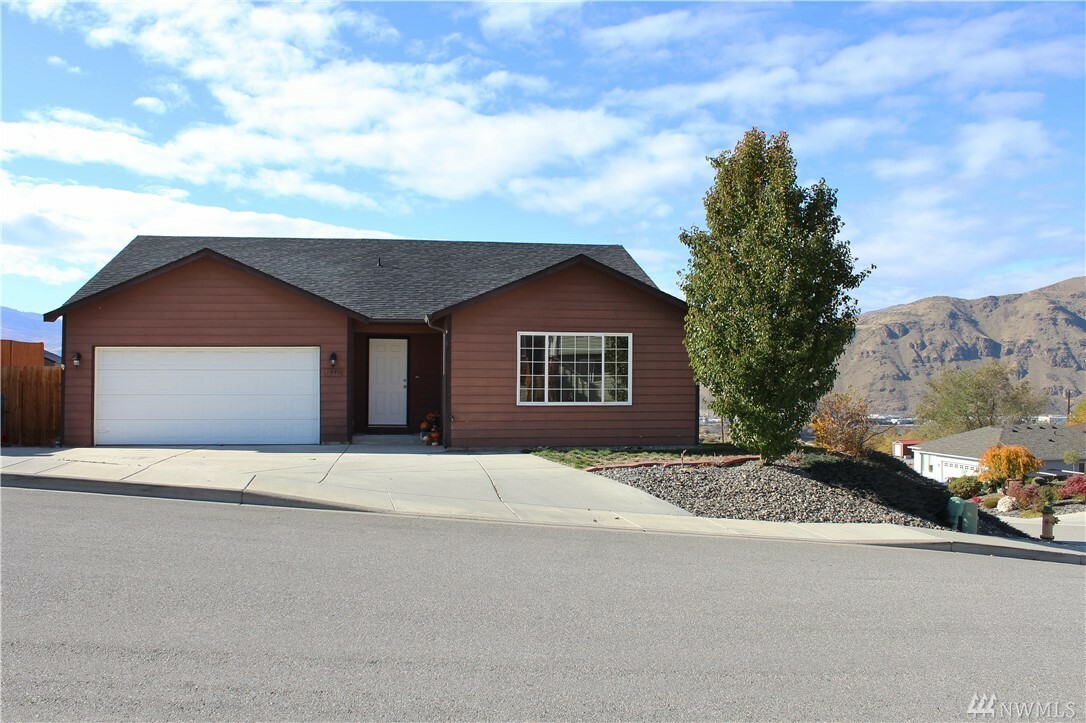 Property Photo: 3970 NE Vista Del Ray Dr WA 98802