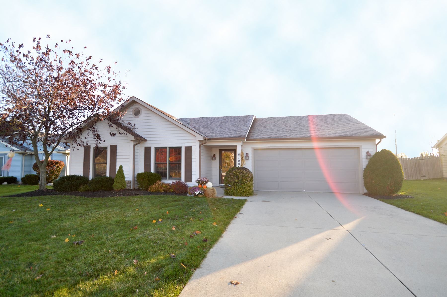 Property Photo:  6128 Chateau Place  IN 46835-4726 