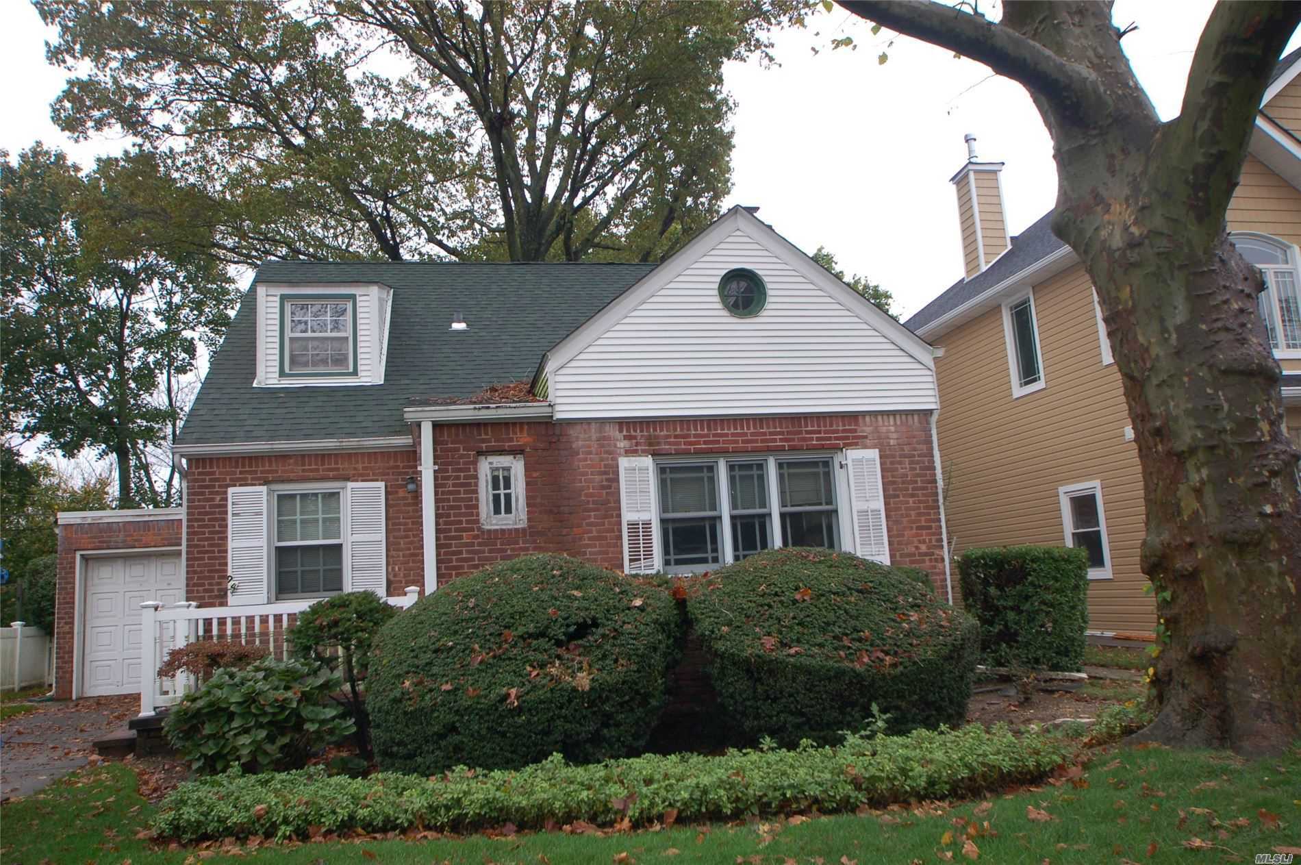 Property Photo:  94 Maple Drive  NY 11040 