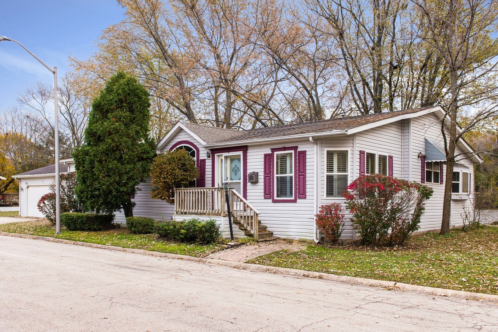 Property Photo:  147 Bayview Road  IL 60123 