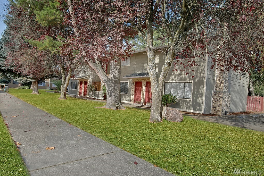 Property Photo:  1817 54th St Ct E  WA 98390 