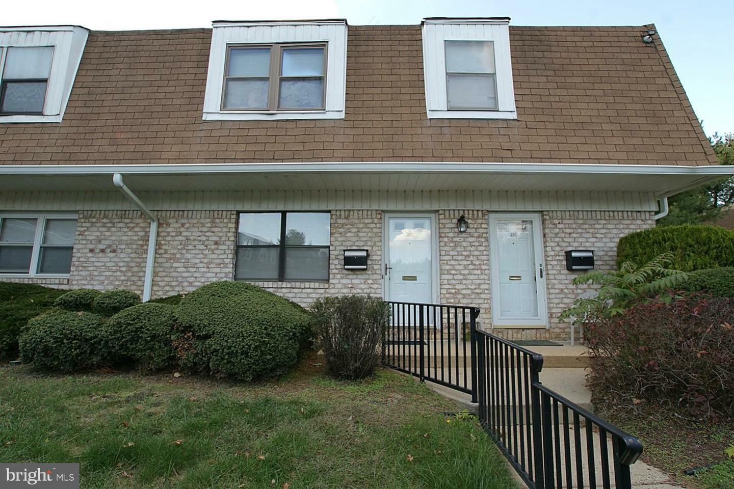 Property Photo:  302 Silver Court  NJ 08690 