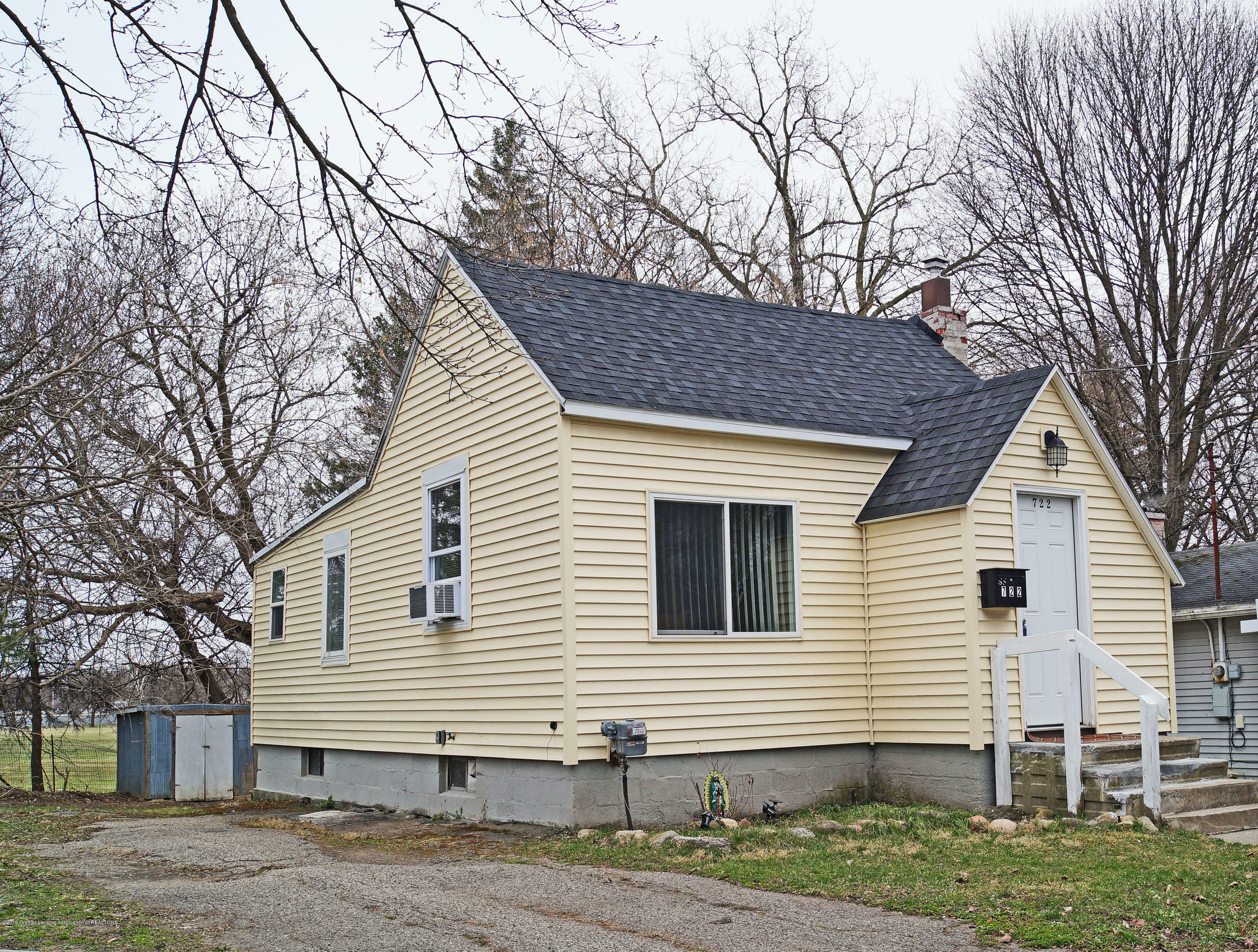 Property Photo:  722 Maryland Avenue  MI 48906 