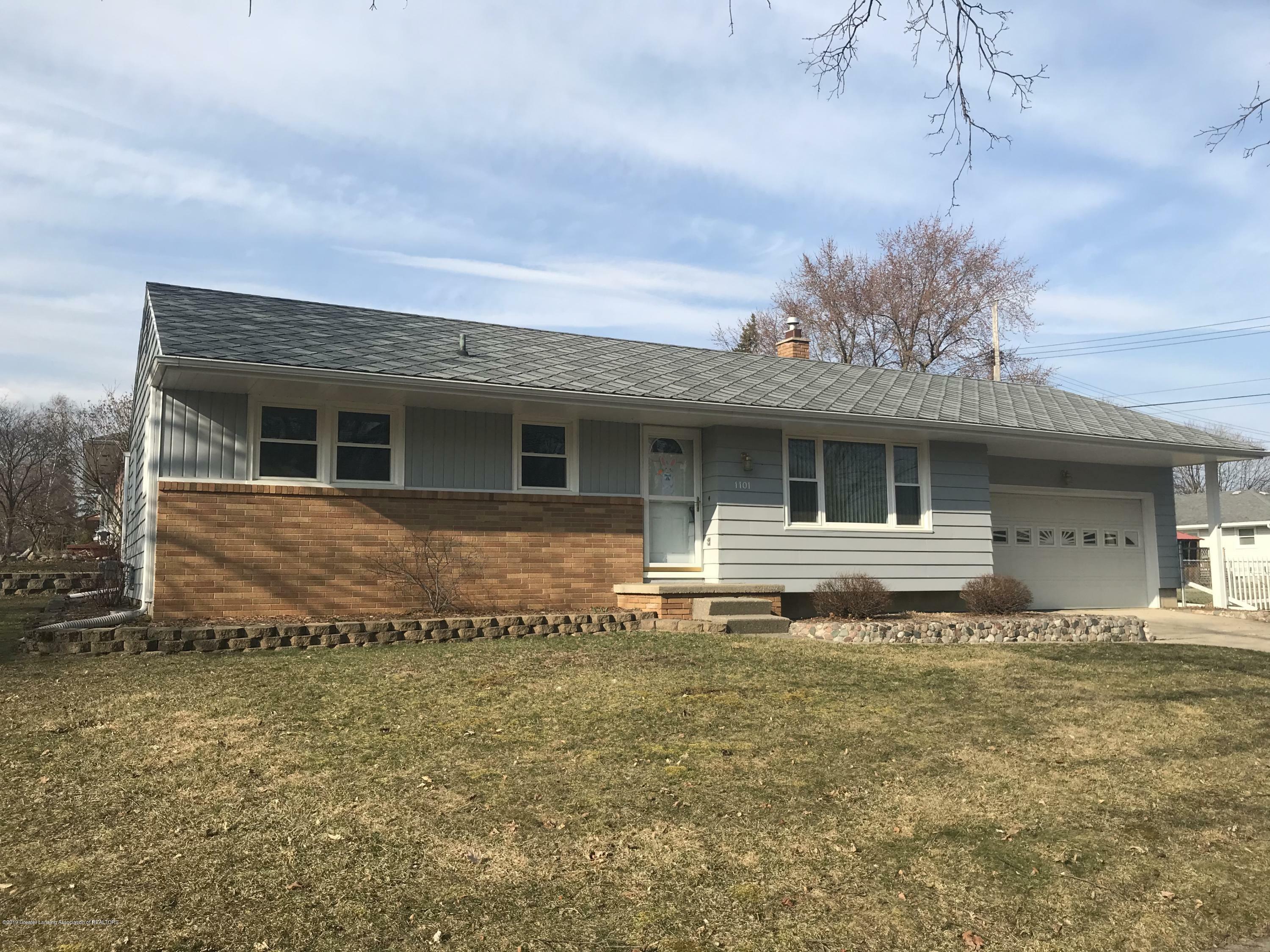 Property Photo:  1101 Kendon Drive  MI 48910 