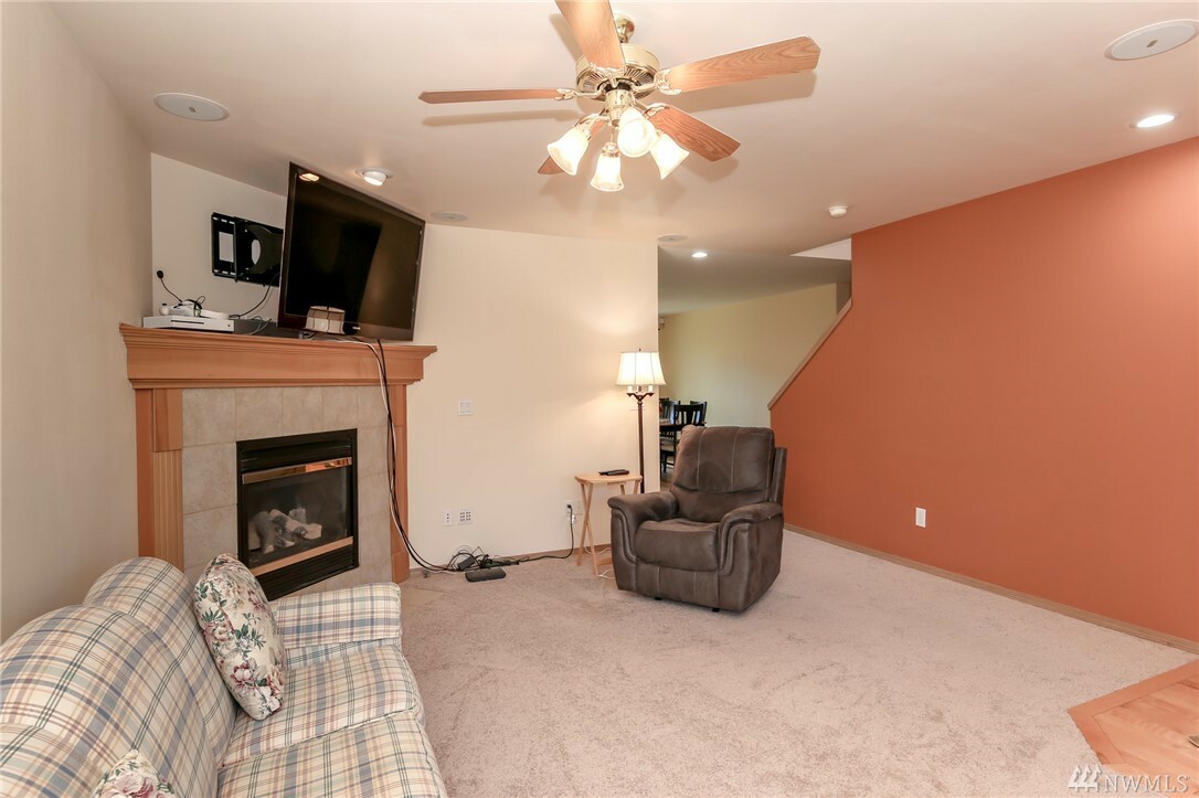 Property Photo: 33237 43rd Place S WA 98001