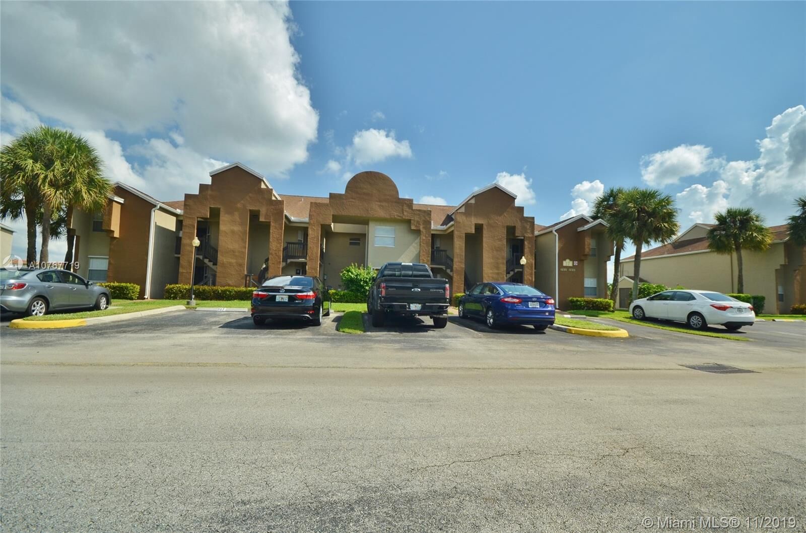 Property Photo: 775 SW 113th Way 775 FL 33025