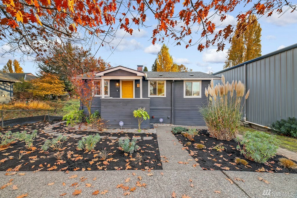 Property Photo:  711 S Rose St  WA 98108 