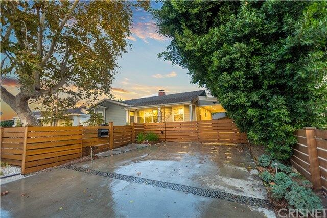 Property Photo:  5618 Saint Clair Avenue  CA 91607 