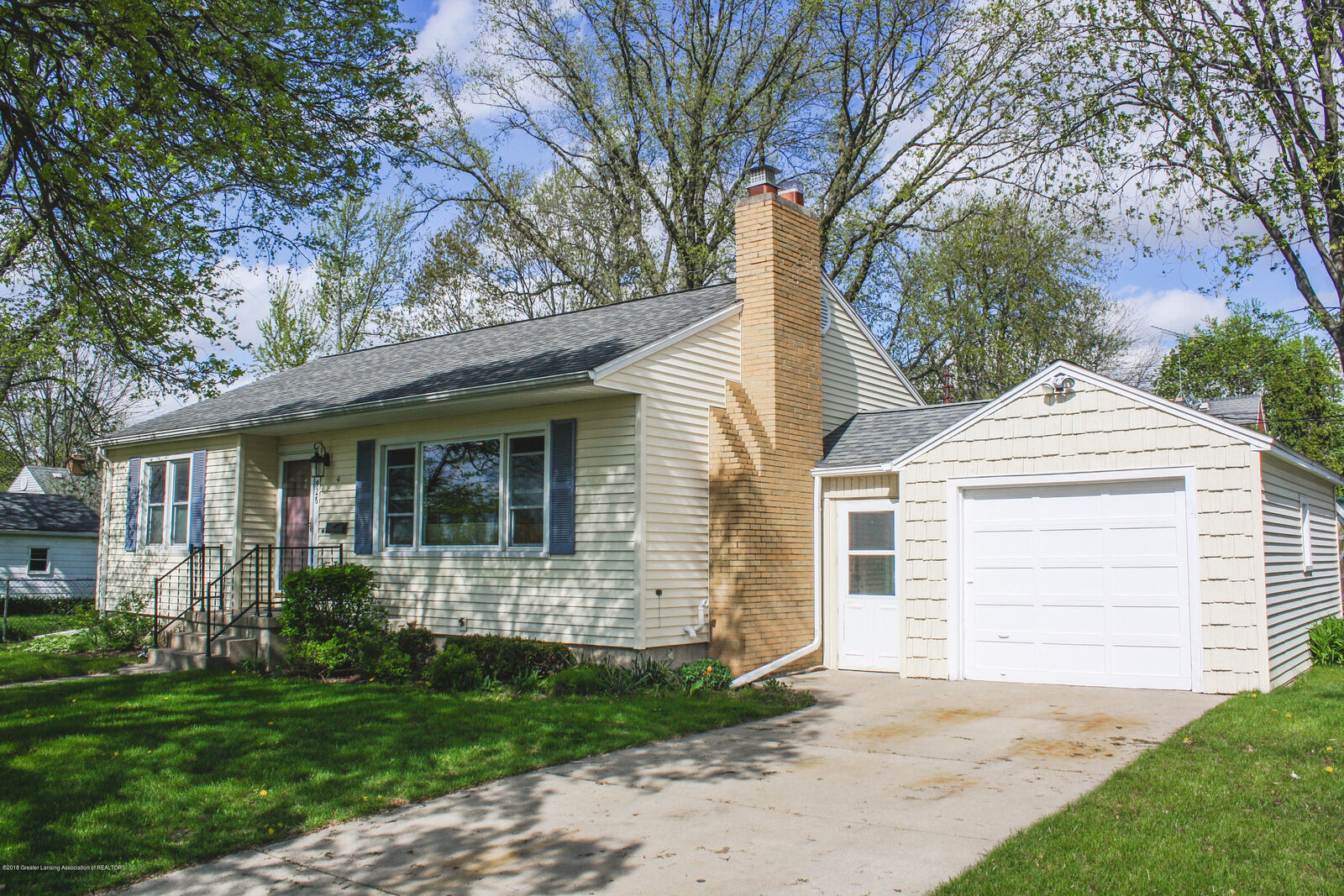 Property Photo:  926 Stanley Street  MI 48915 