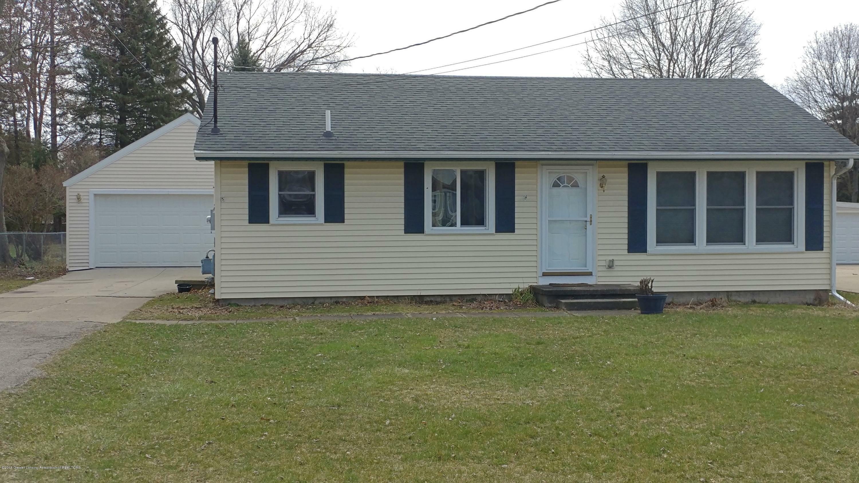 Property Photo: 1015 Brad Street MI 48911