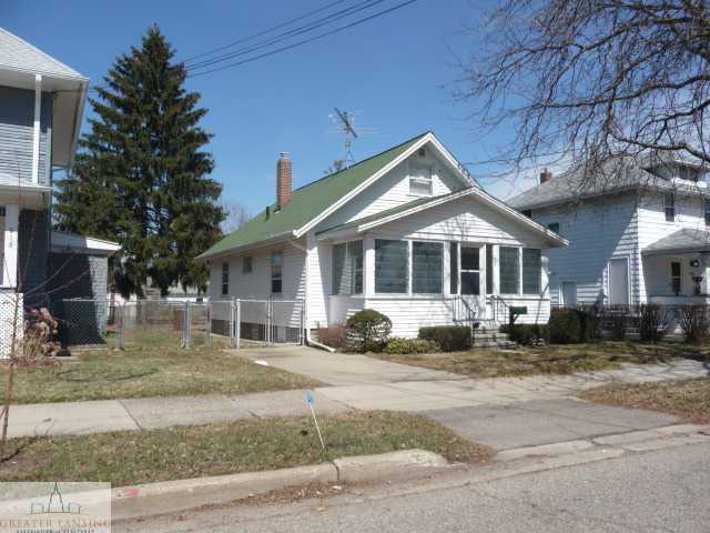 Property Photo:  912 W Barnes  MI 48910 