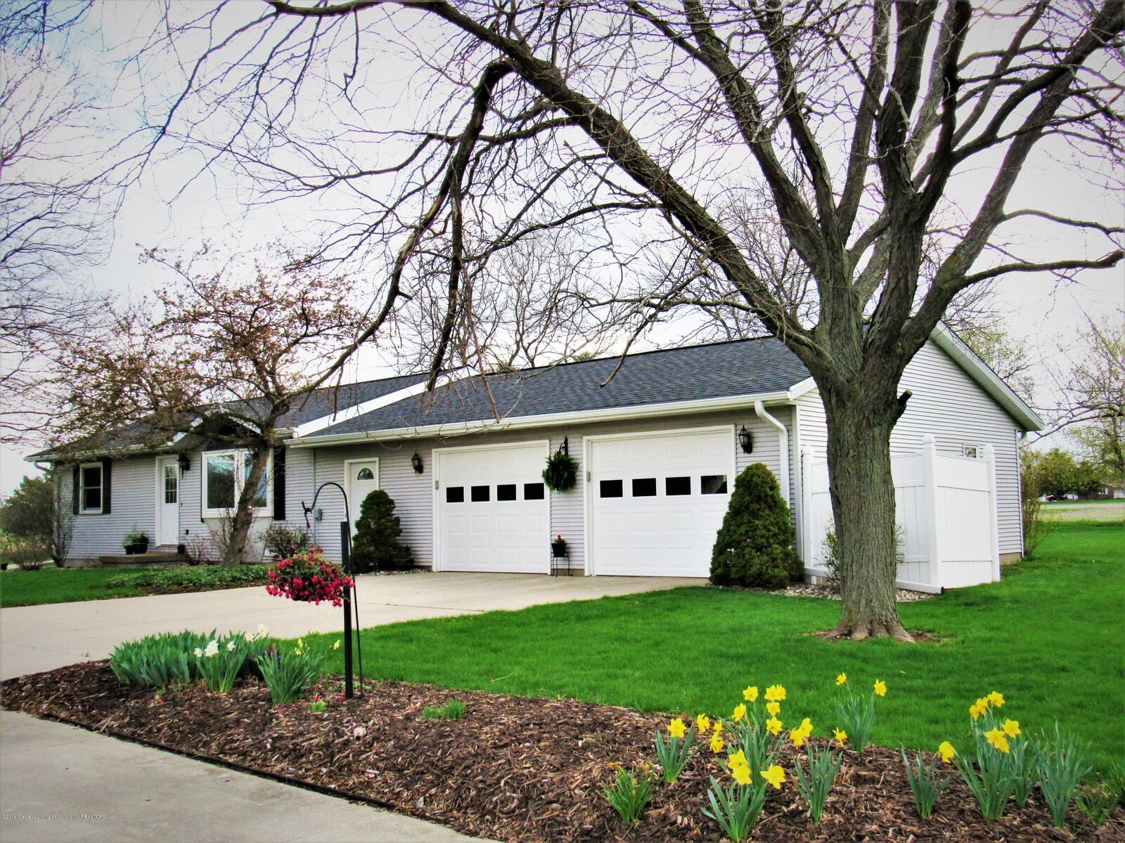 Property Photo:  13851 S Hinman Road  MI 48822 