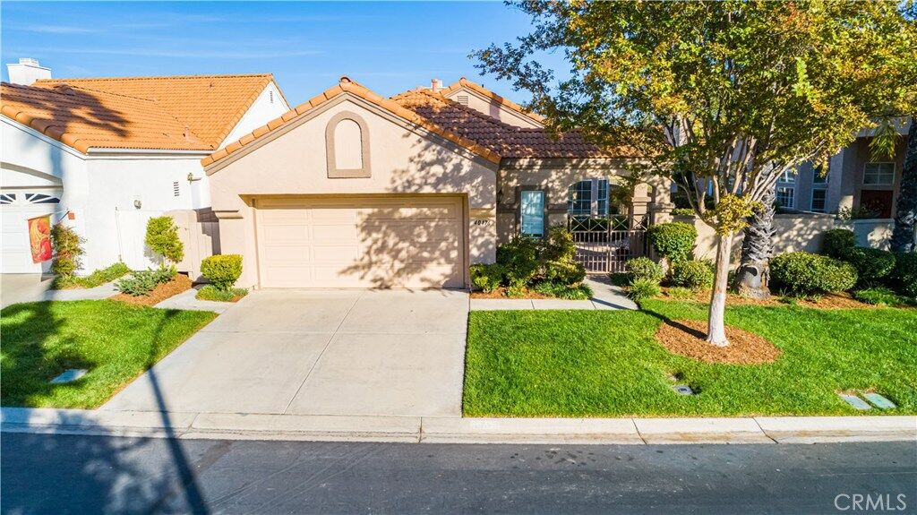 Property Photo:  40476 Via Estrada  CA 92562 