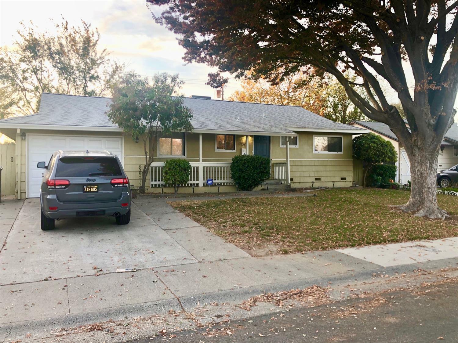 Property Photo:  7572 19th Street  CA 95822 