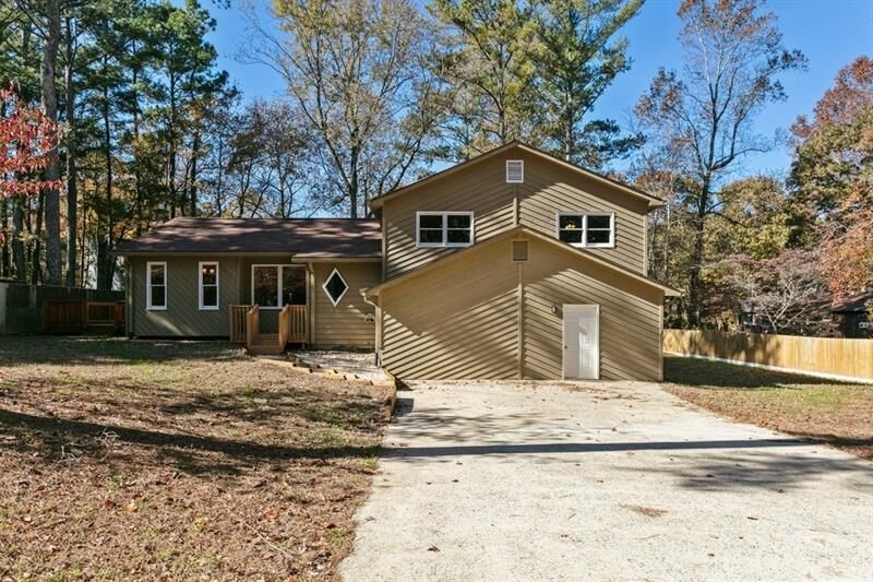 Property Photo: 4507 Hickory Grove Drive GA 30102