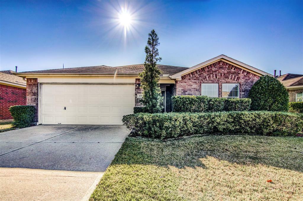 Property Photo: 430 Glen Park Drive TX 77489