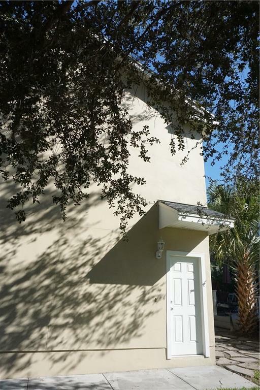 Property Photo:  823 Oak Shadows Road B  FL 34747 