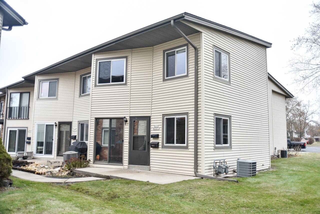 Property Photo: N115w16877 El Camino Dr WI 53022