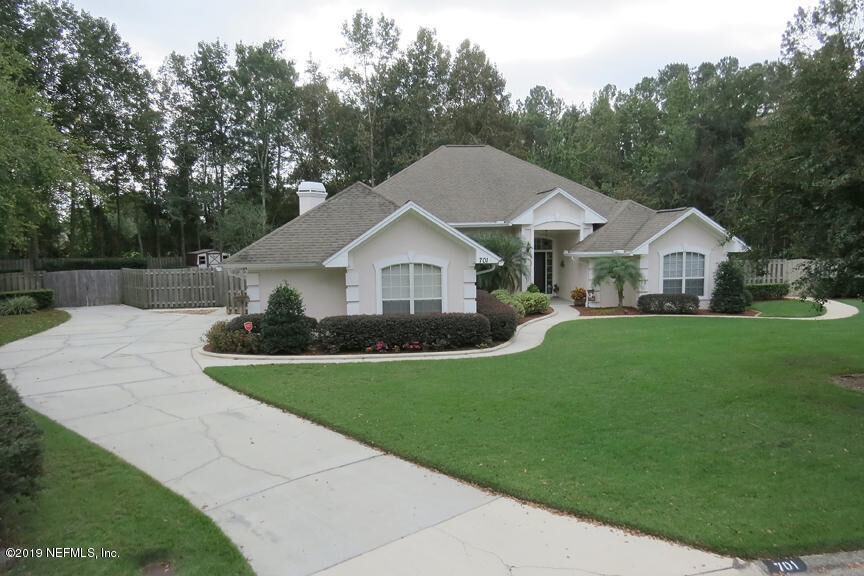 Property Photo: 701 Kilchurn Drive FL 32073