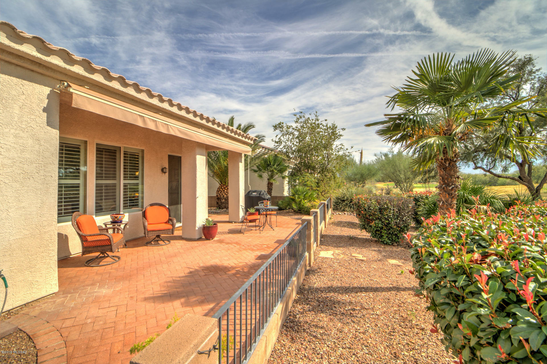 Property Photo:  315 W Hopkins Vista Drive  AZ 85614 