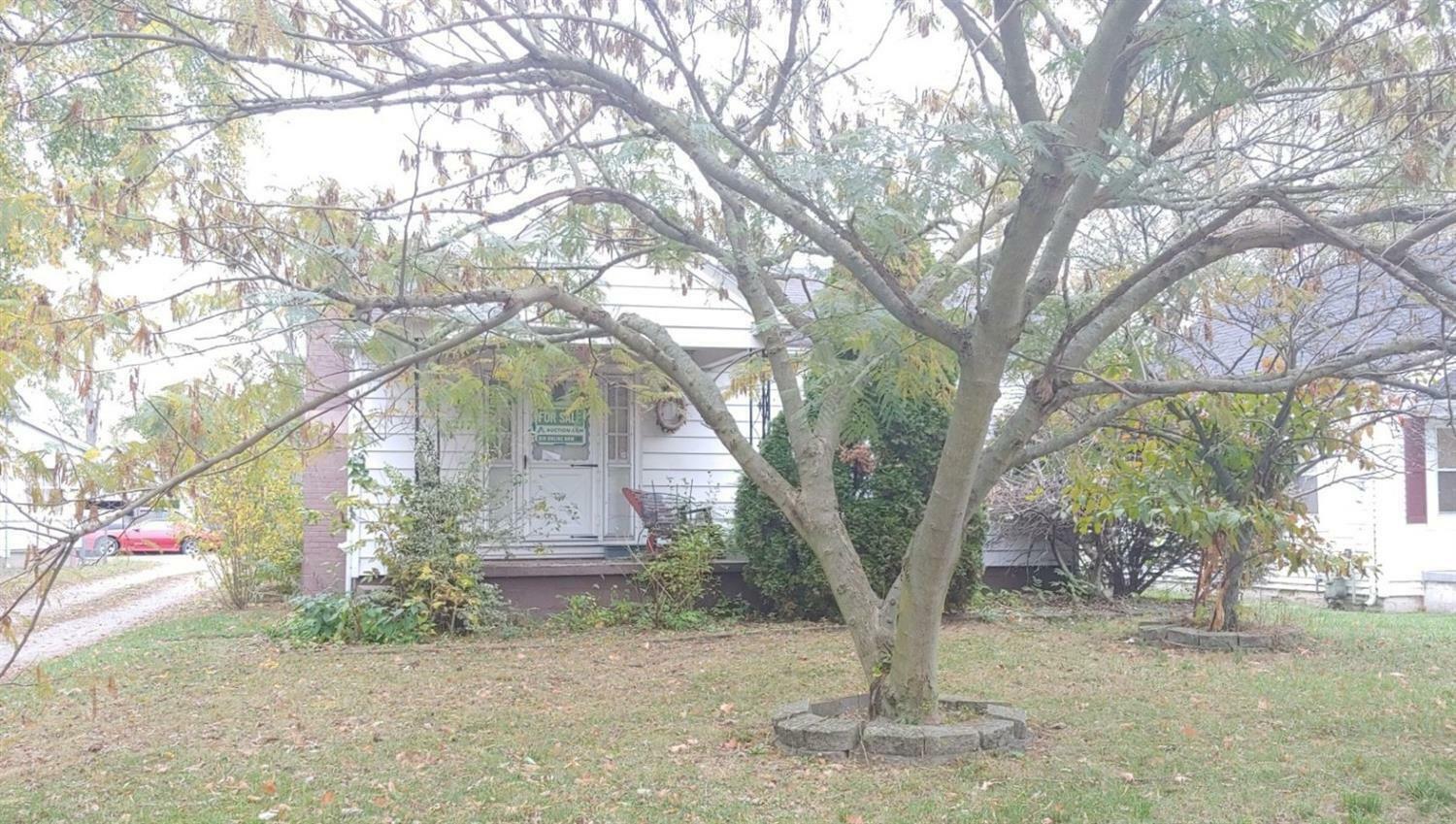 Property Photo:  2217 Hawthorne St  OH 45042 