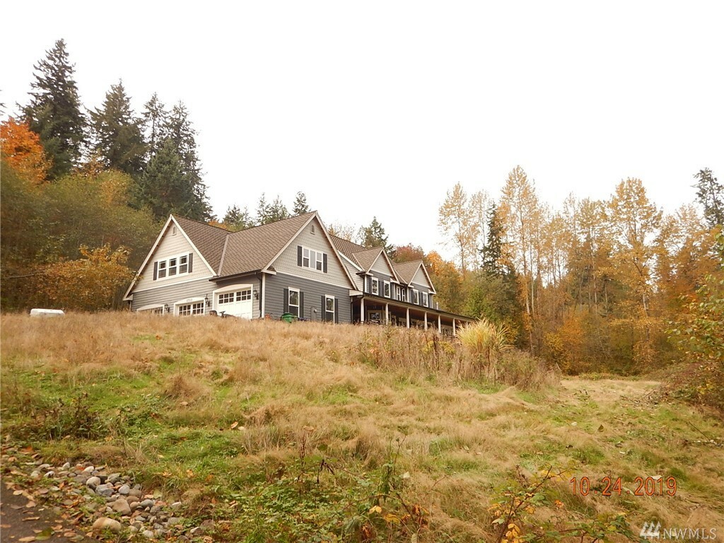 Property Photo:  17310 107th Ave SE  WA 98296 