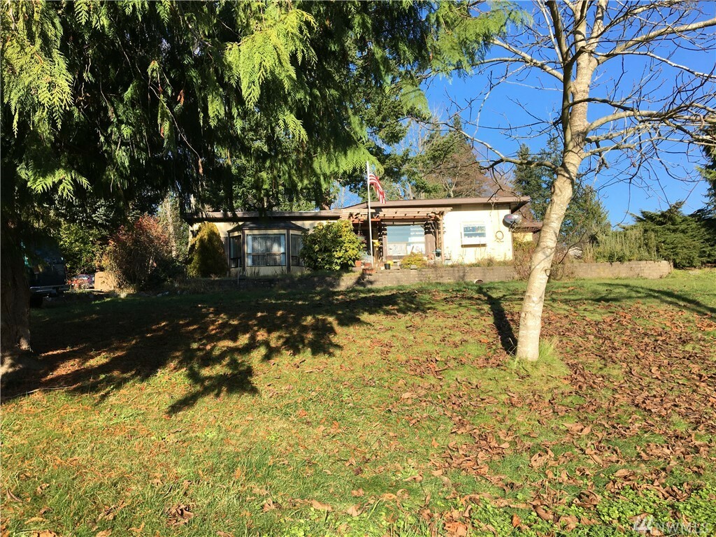 Property Photo: 4615 240th St SW WA 98043