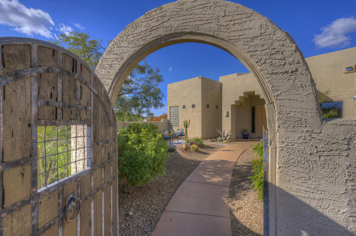 Property Photo: 5786 E Hidden Springs Road AZ 85331