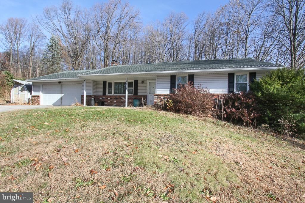 Property Photo: 1670 Weisstown Road PA 19512