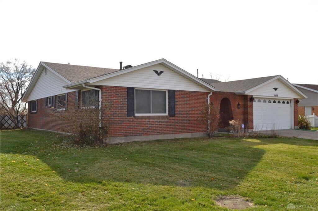 Property Photo:  5630 Camerford Drive  OH 45424 
