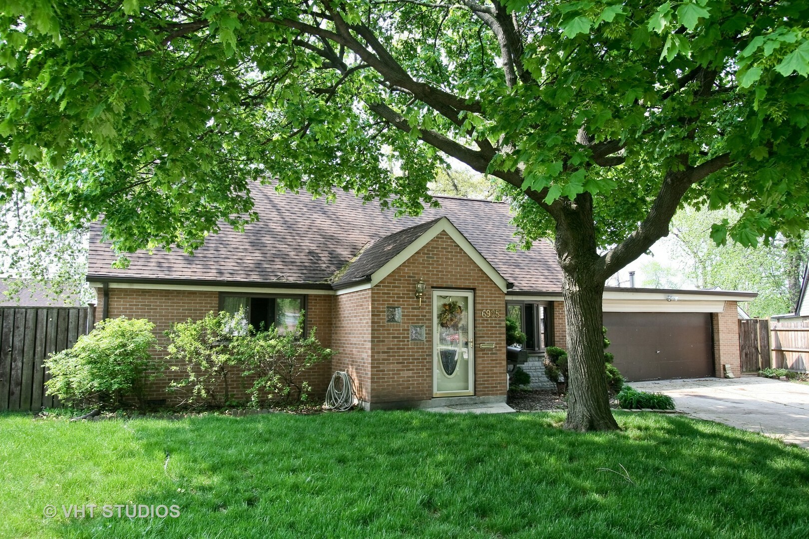 Property Photo:  6925 Elder Court  IL 60455 