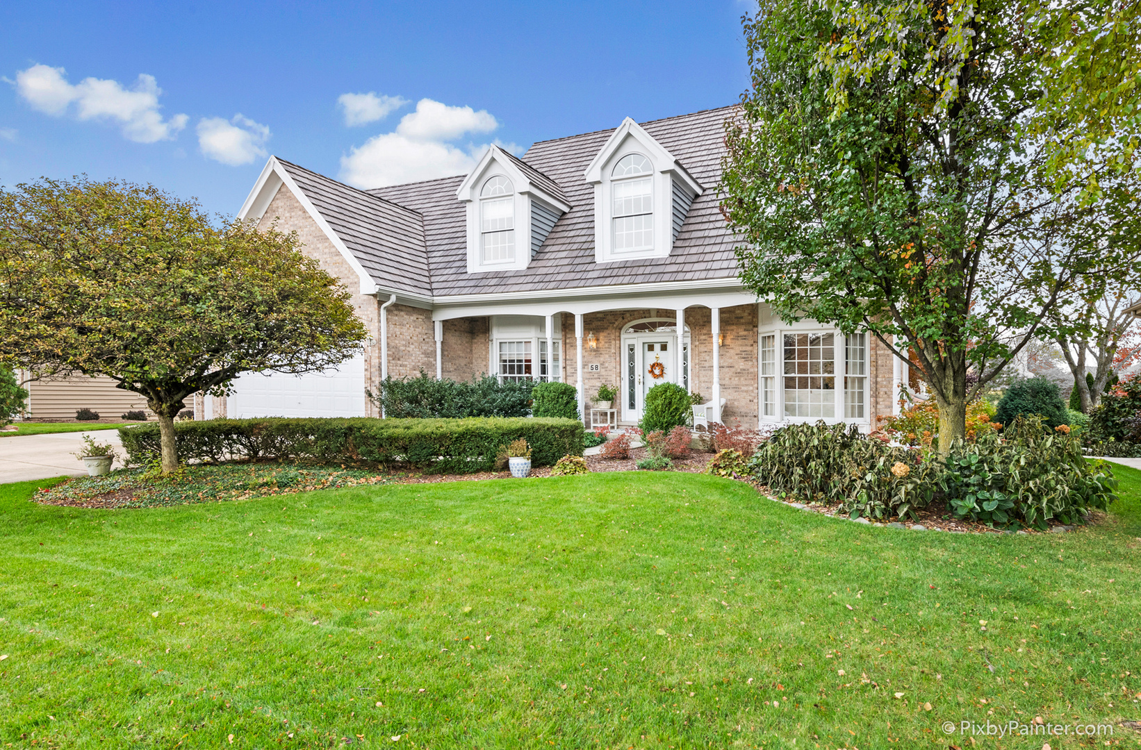 Property Photo: 58 Hawkins Circle IL 60189