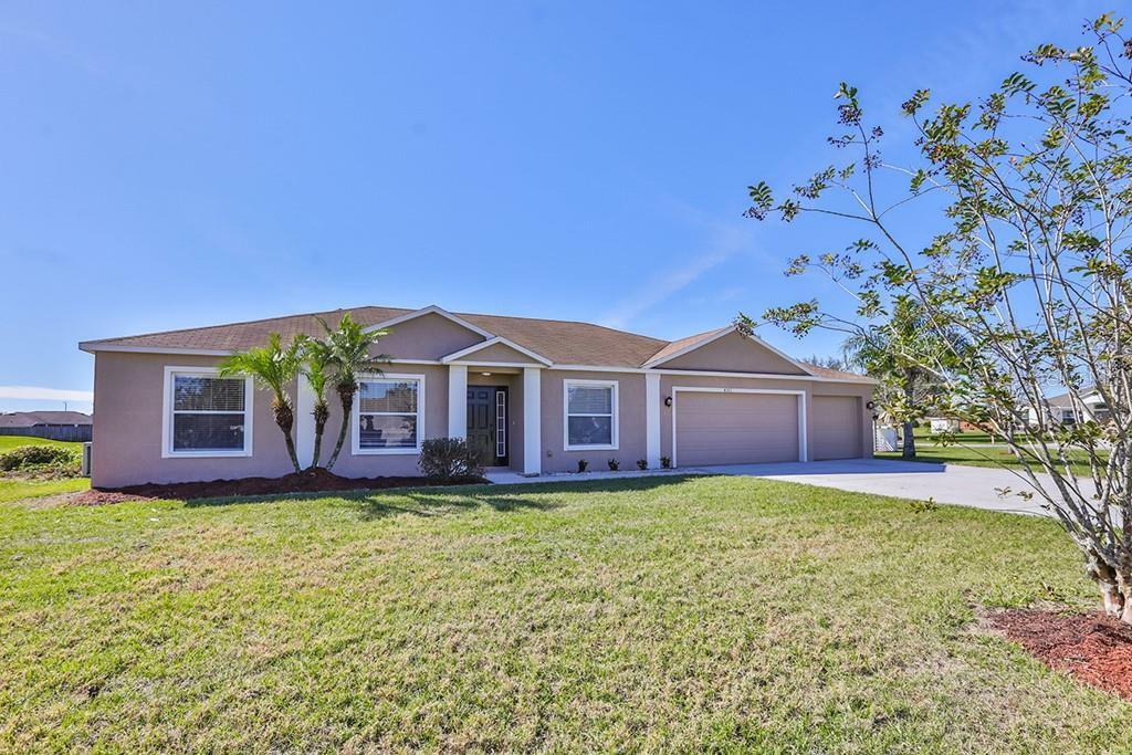 Property Photo:  4301 Holland Grove Way  FL 33567 