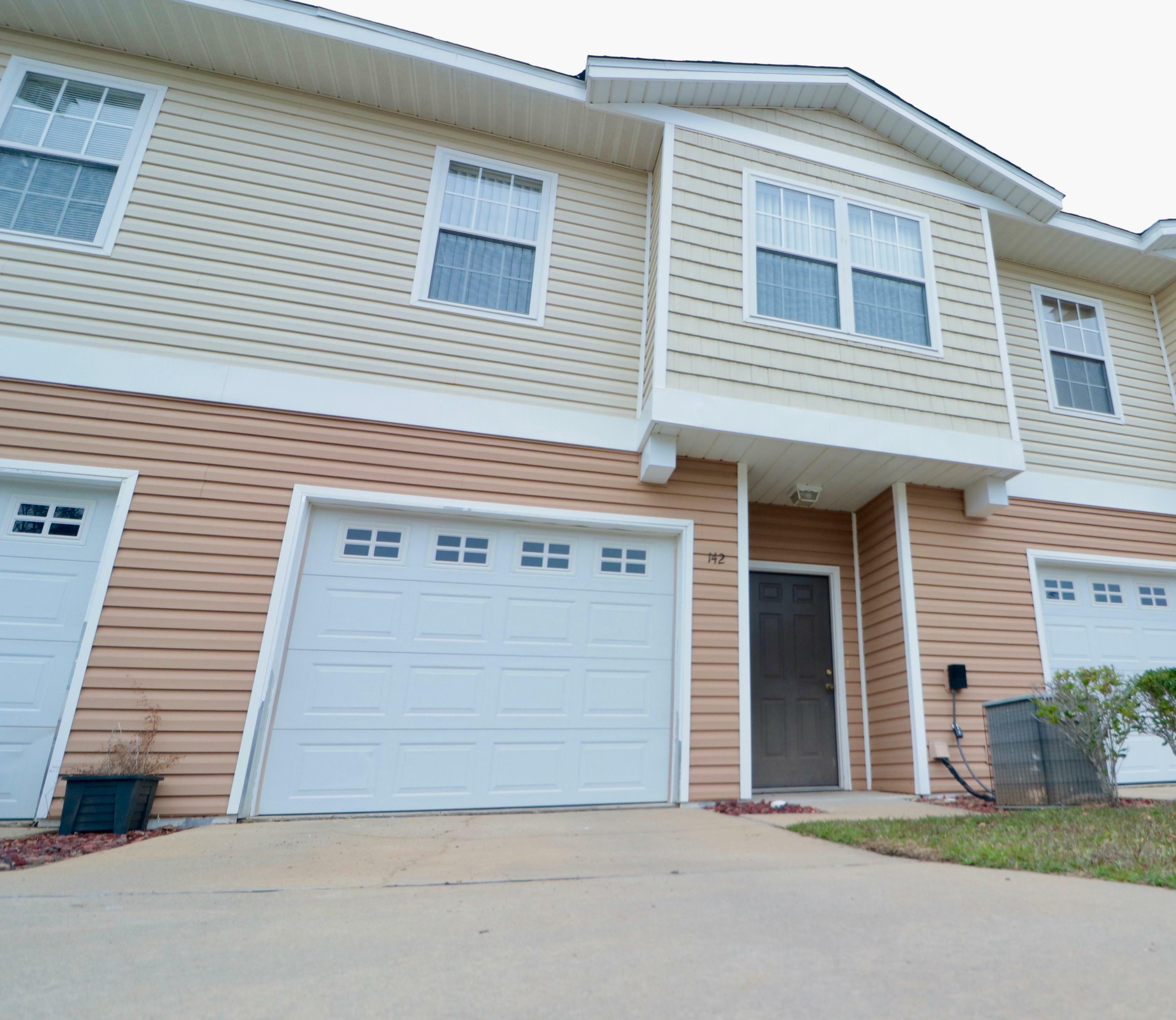 Property Photo: 142 E Iron Horse Drive FL 32539
