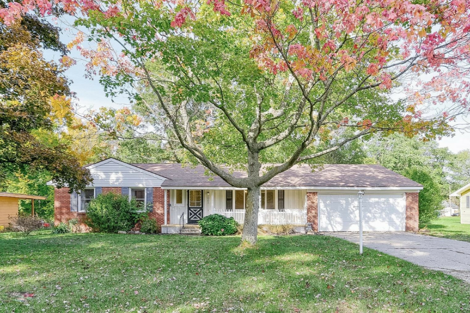 Property Photo:  543 Woodland Drive  MI 49424 