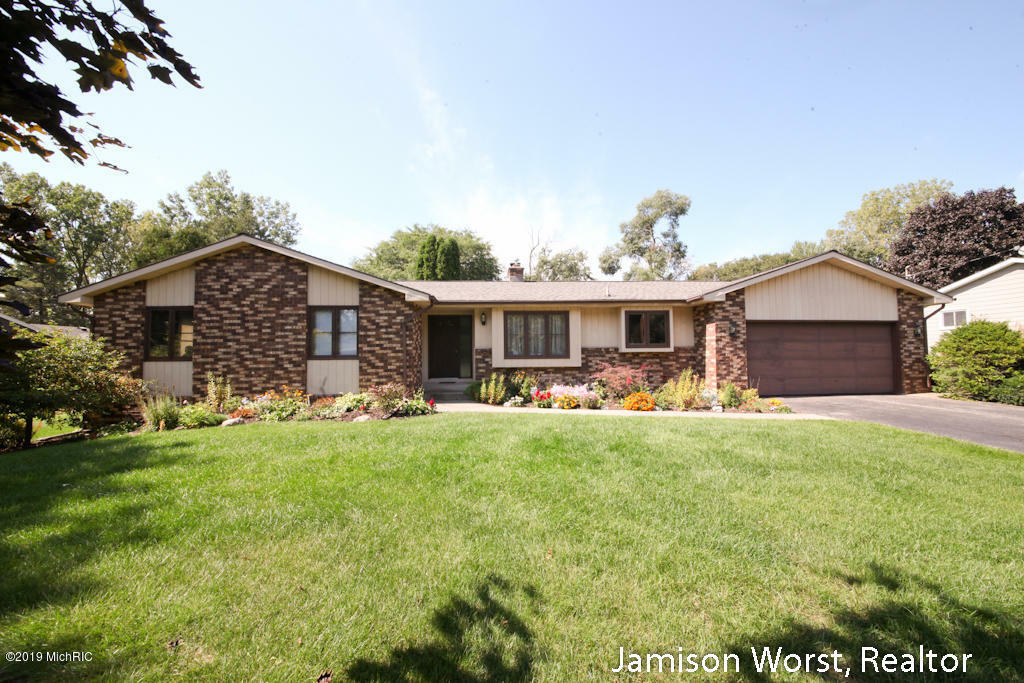 Property Photo:  541 Collindale Avenue NW  MI 49504 