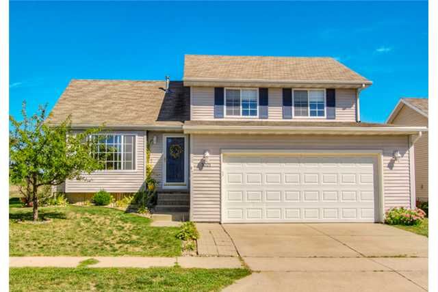 Property Photo:  3021 SW Townpark Drive  IA 50023 